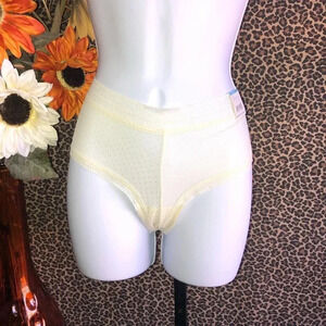 🌻5/$25🌻RELATIVITY INTIMATES Size 5